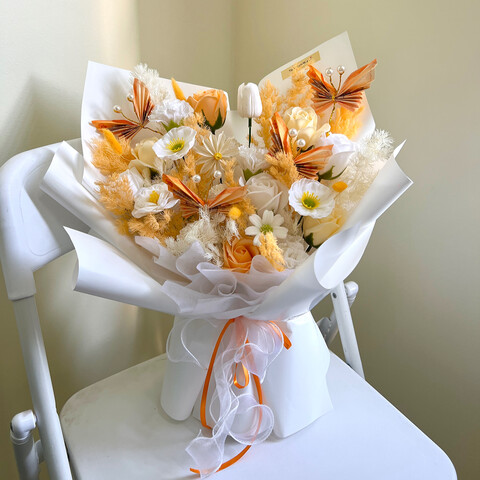 Dried mix flowers w cash butterfly bouquet 01